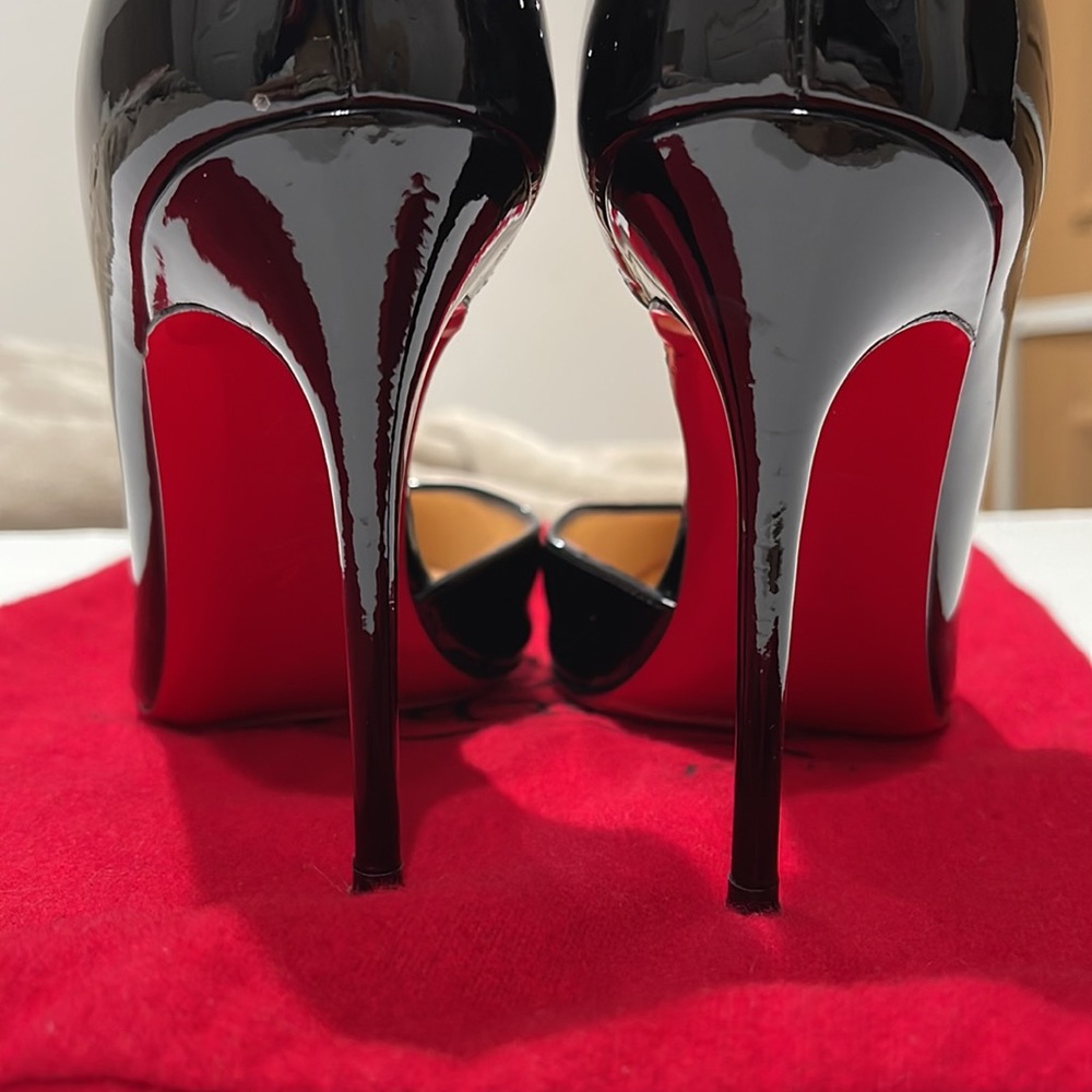 Red bottom Christian louboutin pump heels